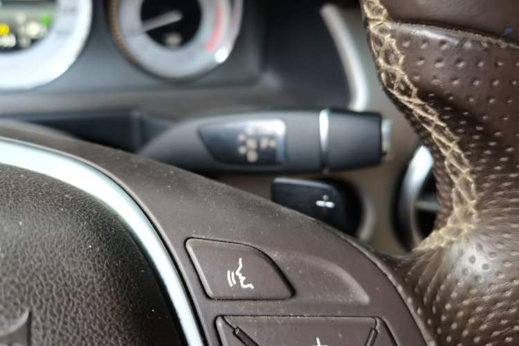 Used Mercedes-Benz GLK-Class 2014 GLK 260 4MATIC Dynamic Model Gear Lever