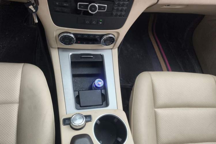 Used Mercedes-Benz GLK-Class 2014 GLK 260 4MATIC Dynamic Model Gear Lever