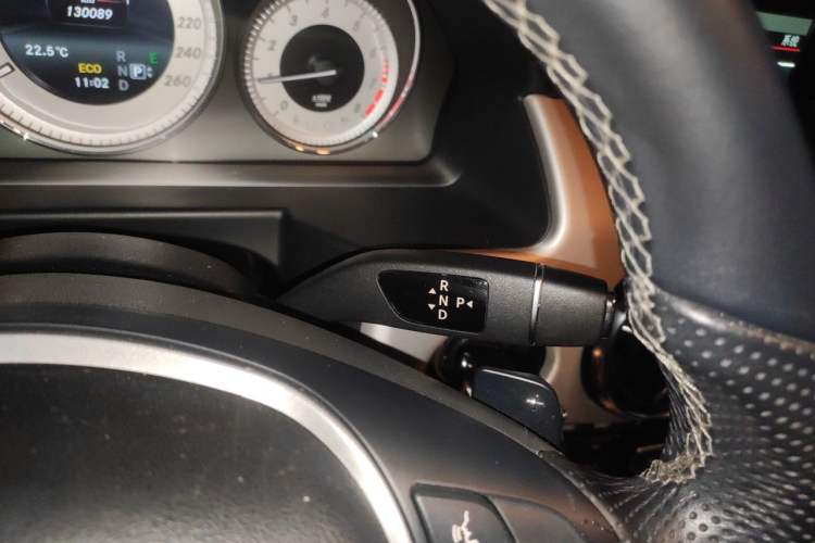 Used Mercedes-Benz GLK-Class 2014 GLK 260 4MATIC Dynamic Model Gear Lever