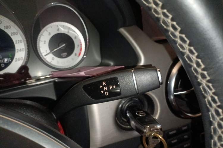 Used Mercedes-Benz GLK-Class 2014 GLK 260 4MATIC Dynamic Model Gear Lever