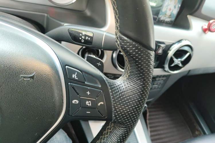 Used Mercedes-Benz GLK-Class 2014 GLK 260 4MATIC Dynamic Model Gear Lever