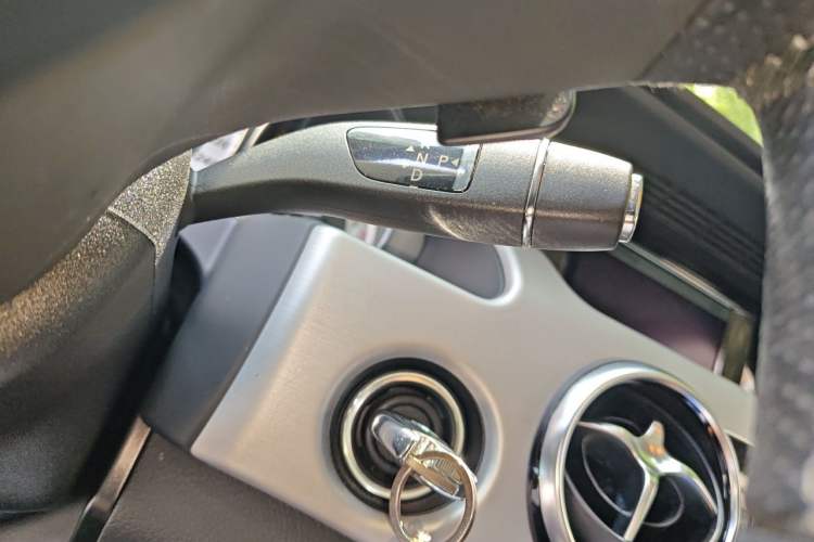 Used Mercedes-Benz GLK-Class 2014 GLK 260 4MATIC Dynamic Model Gear Lever