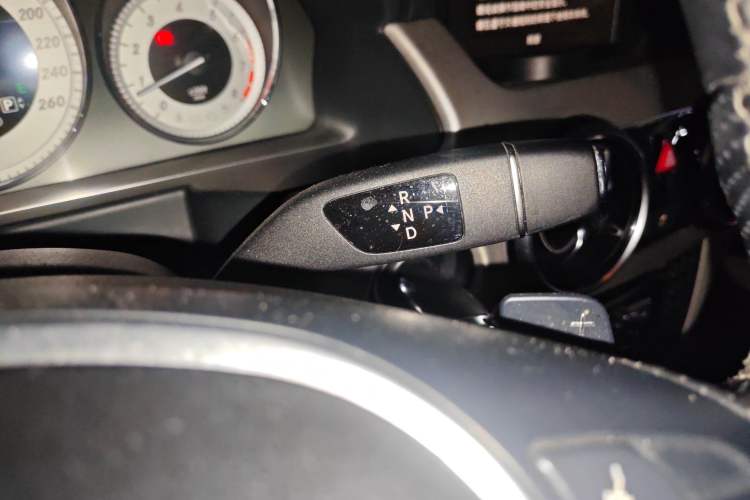 Used Mercedes-Benz GLK-Class 2014 GLK 260 4MATIC Dynamic Model Gear Lever