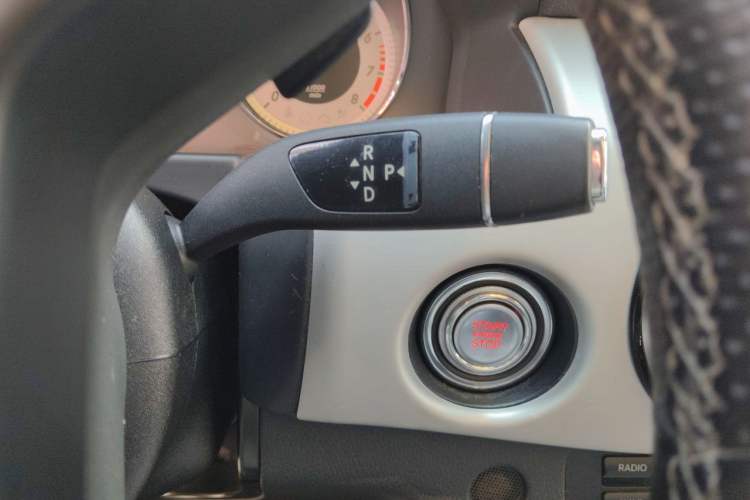 Used Mercedes-Benz GLK-Class 2014 GLK 260 4MATIC Dynamic Model Gear Lever