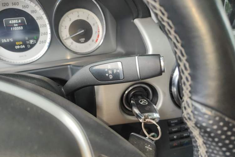 Used Mercedes-Benz GLK-Class 2014 GLK 260 4MATIC Dynamic Model Gear Lever