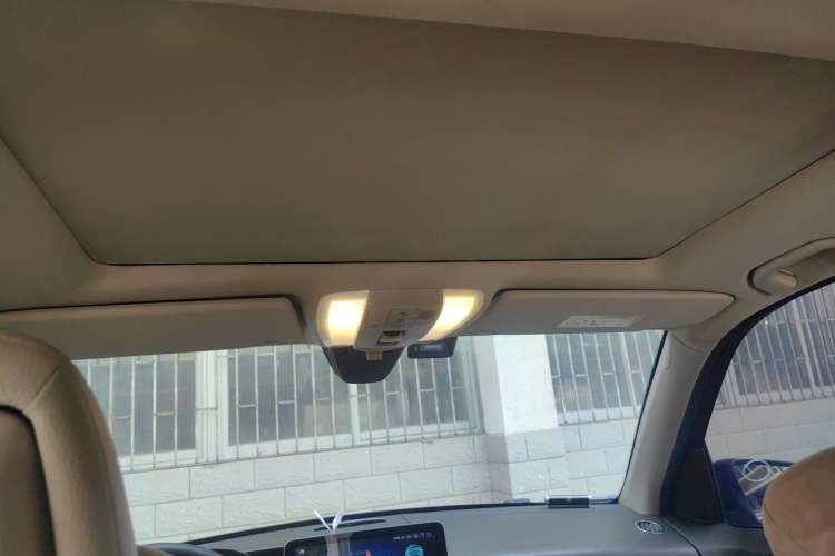 Used Mercedes-Benz GLK-Class 2014 GLK 260 4MATIC Dynamic Model Headliner