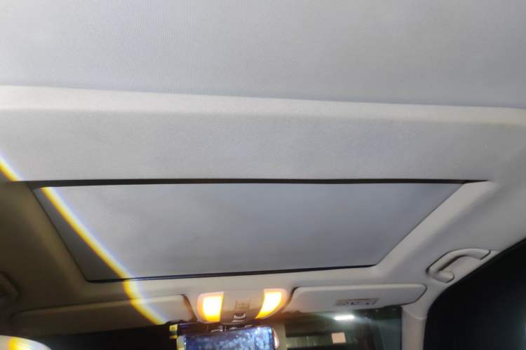 Used Mercedes-Benz GLK-Class 2014 GLK 260 4MATIC Dynamic Model Headliner