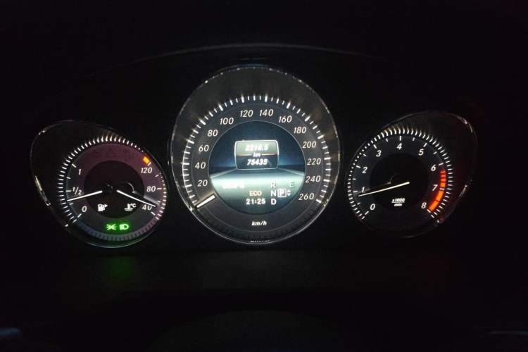Used Mercedes-Benz GLK-Class 2014 GLK 260 4MATIC Dynamic Model Instrument Cluster