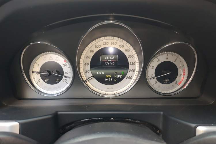 Used Mercedes-Benz GLK-Class 2014 GLK 200 Standard Model Instrument Cluster
