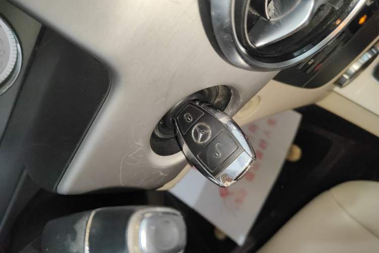 Used Mercedes-Benz GLK-Class 2014 GLK 200 Standard Model Interior 1