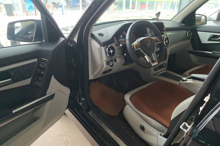 Used Mercedes-Benz GLK-Class 2014 GLK 200 Standard Model Interior 2