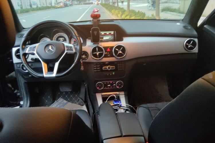 Used Mercedes-Benz GLK-Class 2014 GLK 200 Standard Model Interior 2