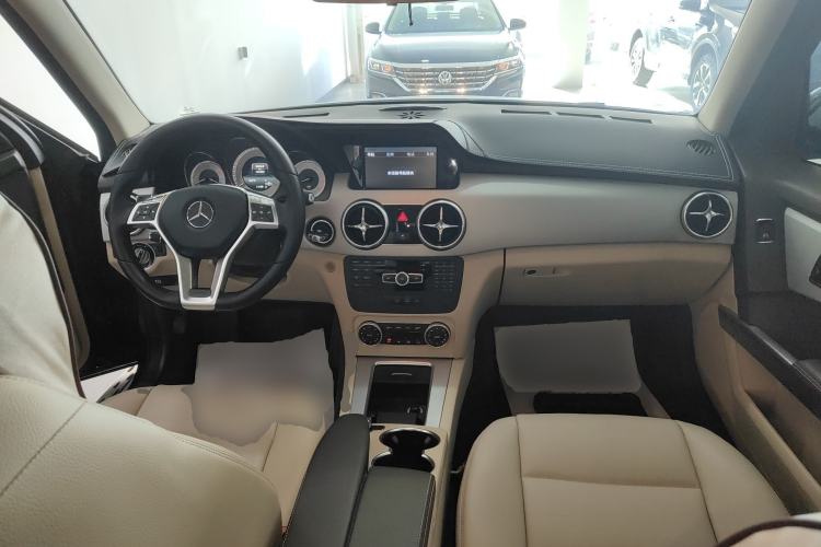 Used Mercedes-Benz GLK-Class 2014 GLK 200 Standard Model Interior 2