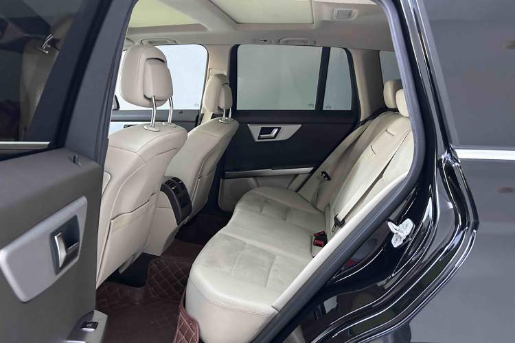 Used Mercedes-Benz GLK-Class 2014 GLK 200 Standard Model Interior 2