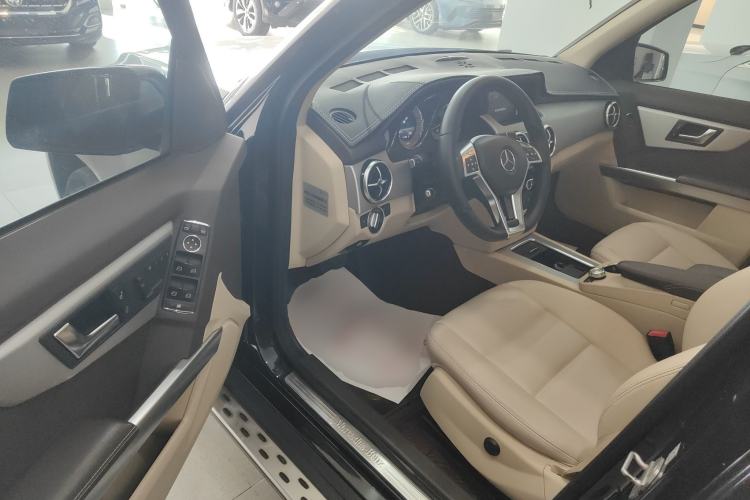 Used Mercedes-Benz GLK-Class 2014 GLK 200 Standard Model Interior 3