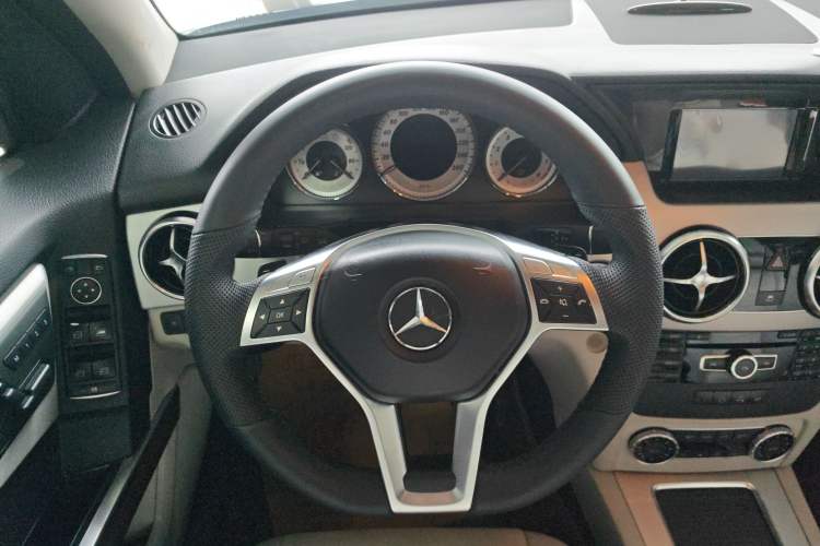 Used Mercedes-Benz GLK-Class 2014 GLK 200 Standard Model Interior 4