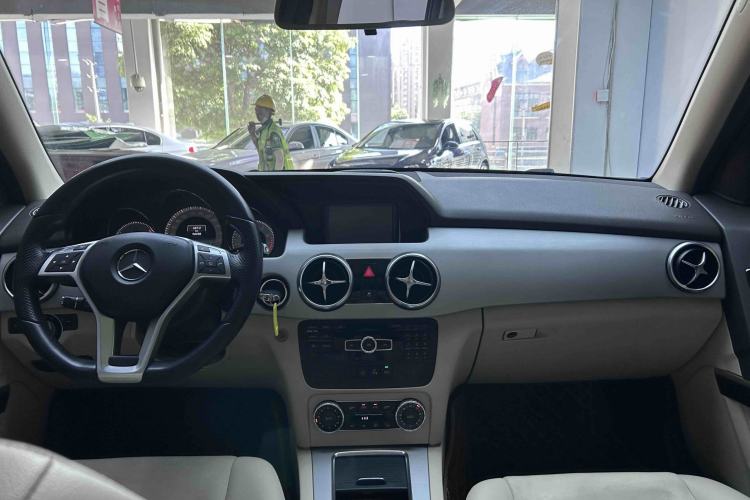 Used Mercedes-Benz GLK-Class 2014 GLK 200 Standard Model Interior 5