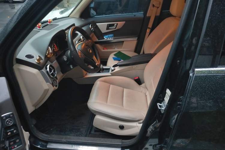 Used Mercedes-Benz GLK-Class 2014 GLK 260 4MATIC Dynamic Model Left Front Seat