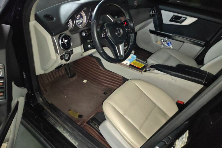 Used Mercedes-Benz GLK-Class 2014 GLK 260 4MATIC Dynamic Model Left Front Seat
