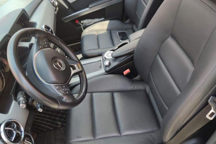 Used Mercedes-Benz GLK-Class 2014 GLK 260 4MATIC Dynamic Model Left Front Seat