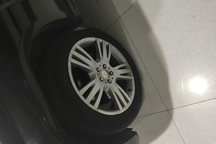 Used Mercedes-Benz GLK-Class 2014 GLK 200 Standard Model Left Front Wheel Hub
