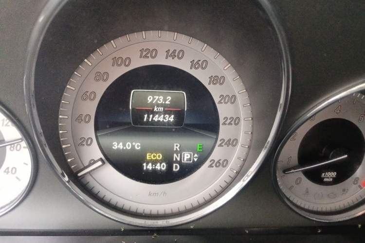 Used Mercedes-Benz GLK-Class 2014 GLK 260 4MATIC Dynamic Model Odometer Close Up