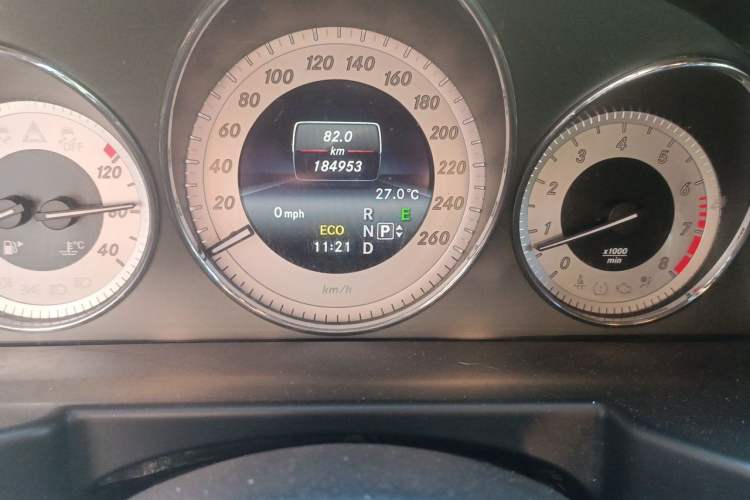 Used Mercedes-Benz GLK-Class 2014 GLK 200 Standard Model Odometer Close Up