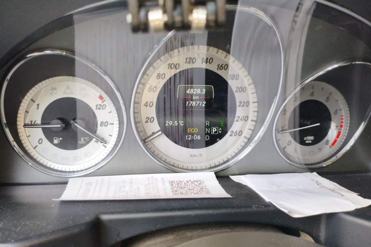Used Mercedes-Benz GLK-Class 2014 GLK 260 4MATIC Dynamic Model Odometer Close Up