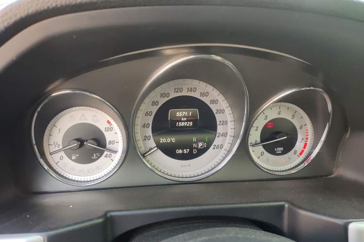 Used Mercedes-Benz GLK-Class 2014 GLK 200 Standard Model Odometer Close Up