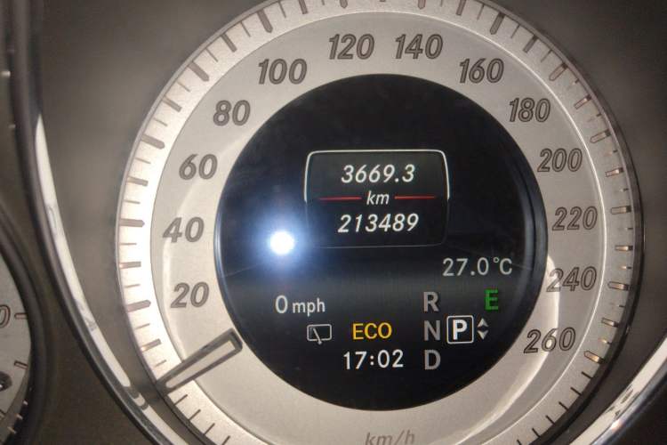 Used Mercedes-Benz GLK-Class 2014 GLK 200 Standard Model Odometer Close Up