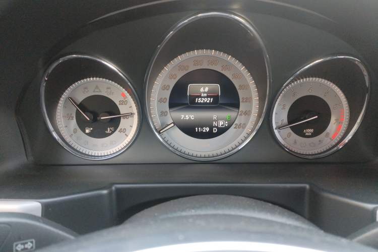 Used Mercedes-Benz GLK-Class 2014 GLK 200 Standard Model Odometer Close Up
