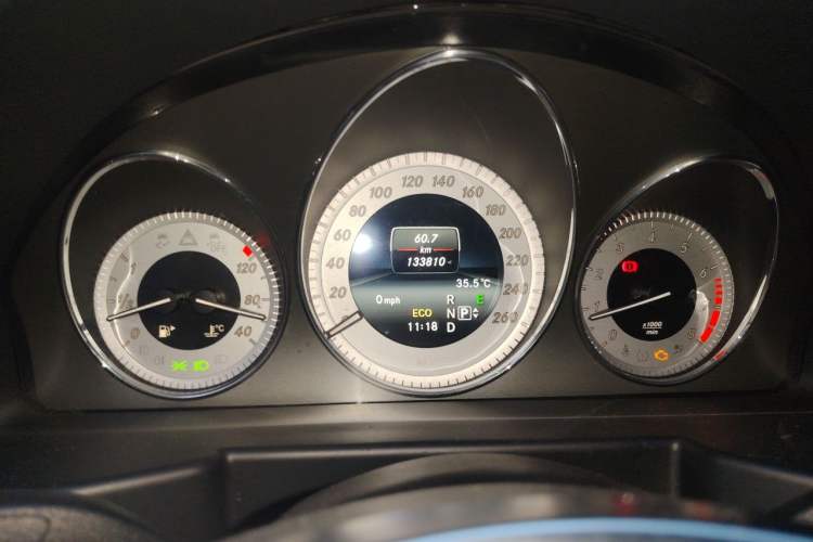Used Mercedes-Benz GLK-Class 2014 GLK 200 Standard Model Odometer Close Up
