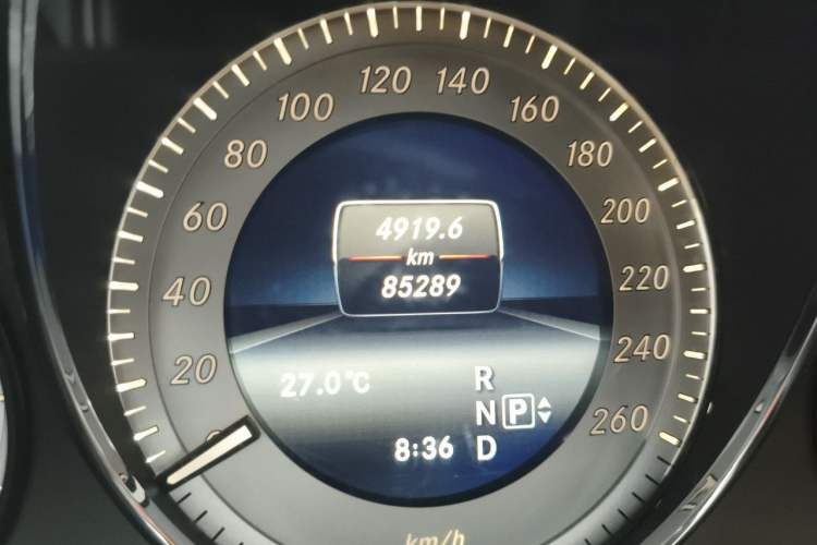 Used Mercedes-Benz GLK-Class 2014 GLK 200 Standard Model Odometer Close Up