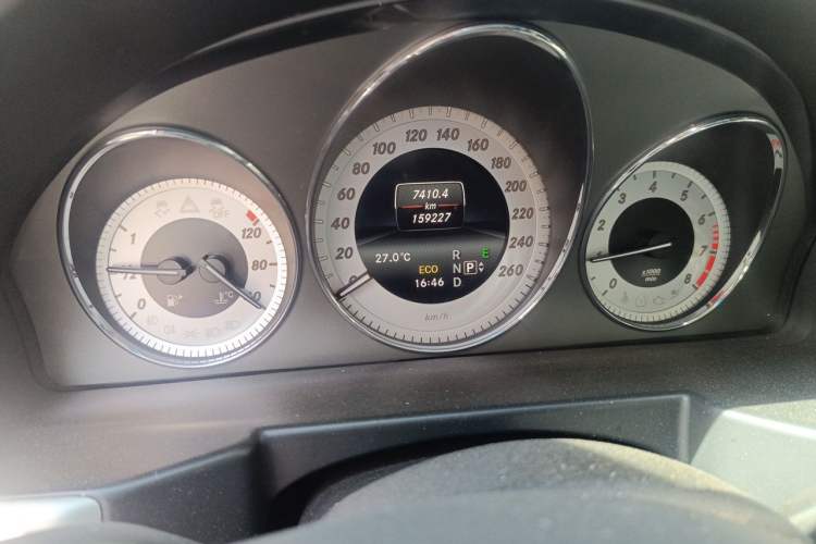 Used Mercedes-Benz GLK-Class 2014 GLK 260 4MATIC Dynamic Model Odometer Close Up