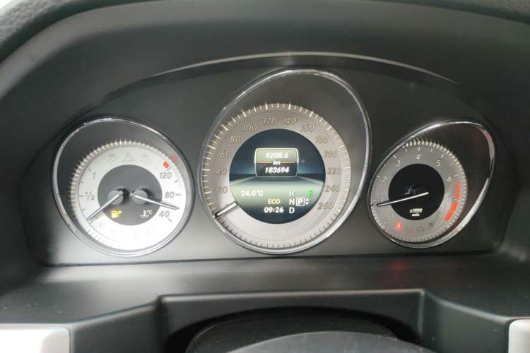 Used Mercedes-Benz GLK-Class 2014 GLK 260 4MATIC Dynamic Model Odometer Close Up