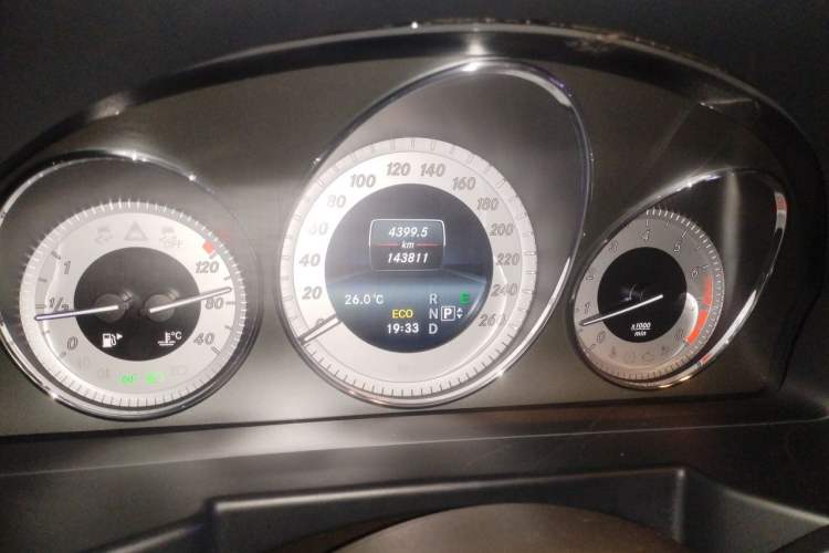 Used Mercedes-Benz GLK-Class 2014 GLK 200 Standard Model Odometer Close Up