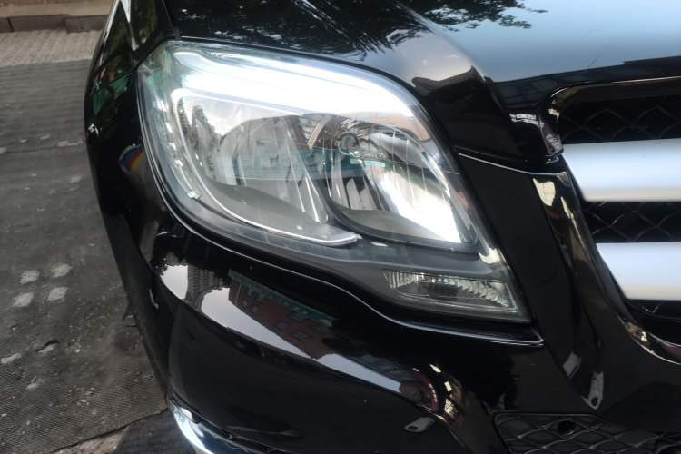 Used Mercedes-Benz GLK-Class 2014 GLK 260 4MATIC Dynamic Model Right Front Headlight