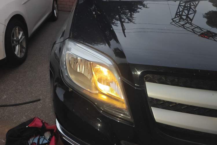 Used Mercedes-Benz GLK-Class 2014 GLK 260 4MATIC Dynamic Model Right Front Headlight