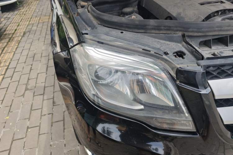 Used Mercedes-Benz GLK-Class 2014 GLK 260 4MATIC Dynamic Model Right Front Headlight
