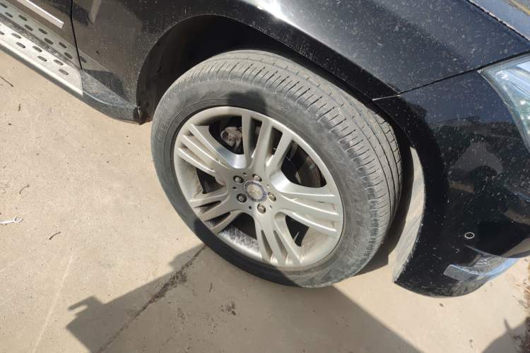Used Mercedes-Benz GLK-Class 2014 GLK 200 Standard Model Right Front Wheel Hub