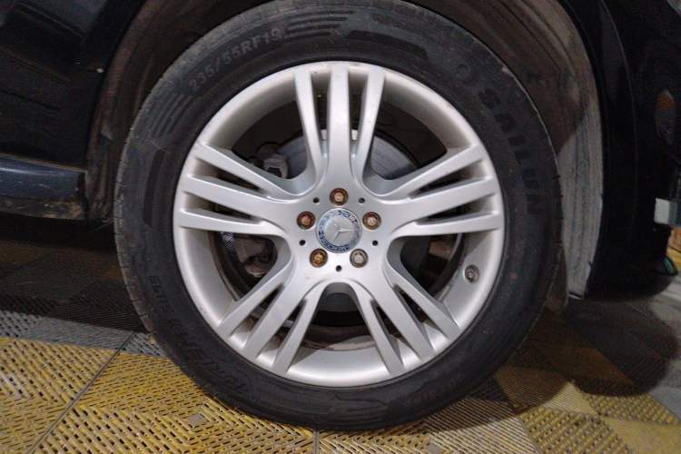 Used Mercedes-Benz GLK-Class 2014 GLK 200 Standard Model Right Front Wheel Hub