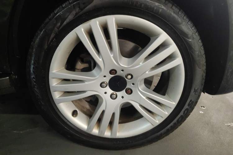 Used Mercedes-Benz GLK-Class 2014 GLK 260 4MATIC Dynamic Model Right Front Wheel Hub