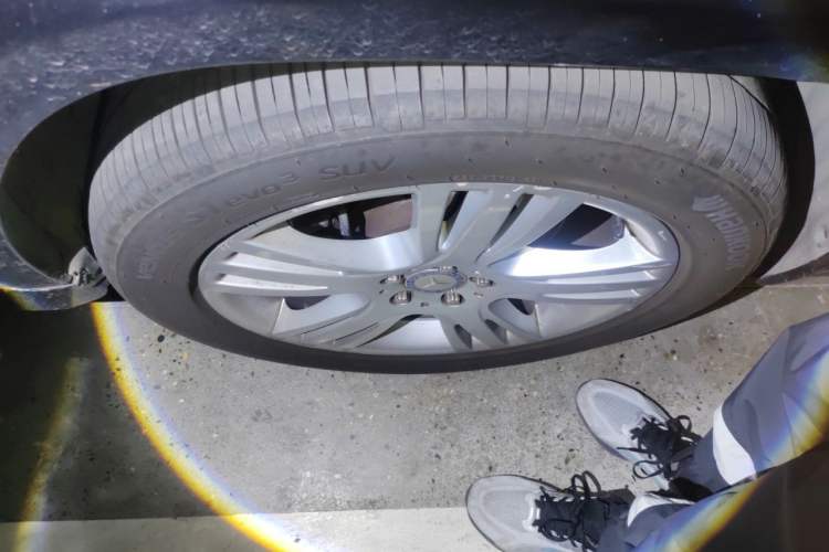 Used Mercedes-Benz GLK-Class 2014 GLK 260 4MATIC Dynamic Model Right Front Wheel Hub