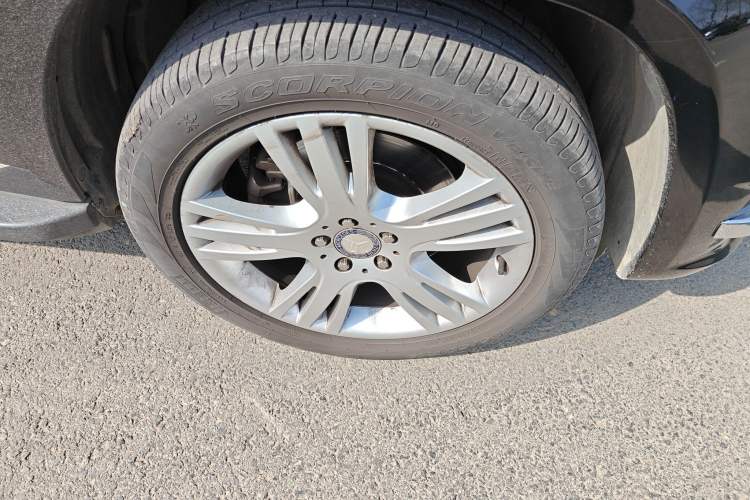 Used Mercedes-Benz GLK-Class 2014 GLK 200 Standard Model Right Front Wheel Hub