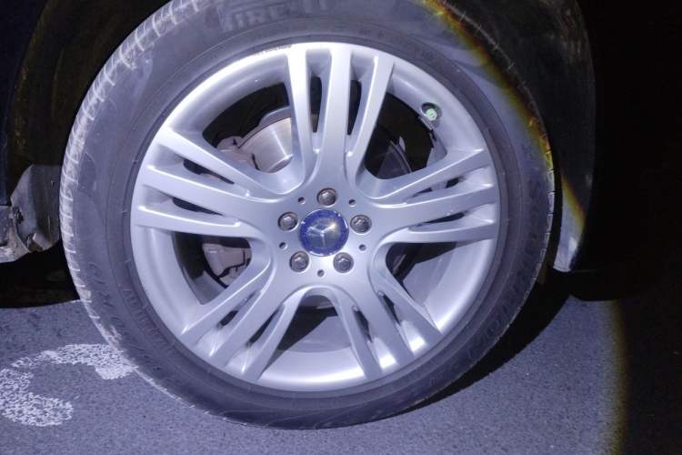 Used Mercedes-Benz GLK-Class 2014 GLK 200 Standard Model Right Front Wheel Hub