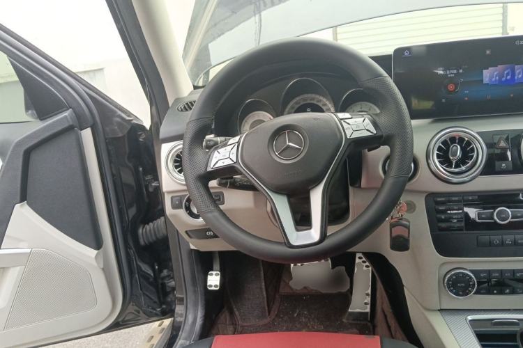 Used Mercedes-Benz GLK-Class 2014 GLK 260 4MATIC Dynamic Model Steering Wheel