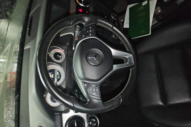 Used Mercedes-Benz GLK-Class 2014 GLK 260 4MATIC Dynamic Model Steering Wheel