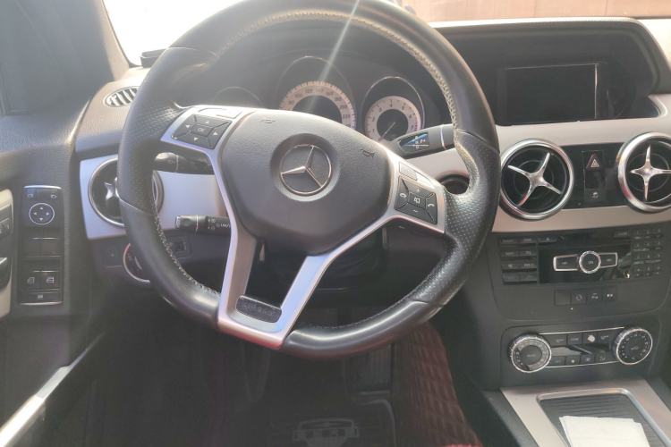 Used Mercedes-Benz GLK-Class 2014 GLK 200 Standard Model Steering Wheel