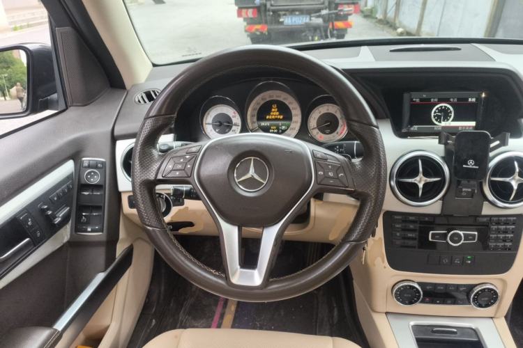 Used Mercedes-Benz GLK-Class 2014 GLK 260 4MATIC Dynamic Model Steering Wheel