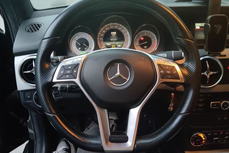 Used Mercedes-Benz GLK-Class 2014 GLK 200 Standard Model Steering Wheel